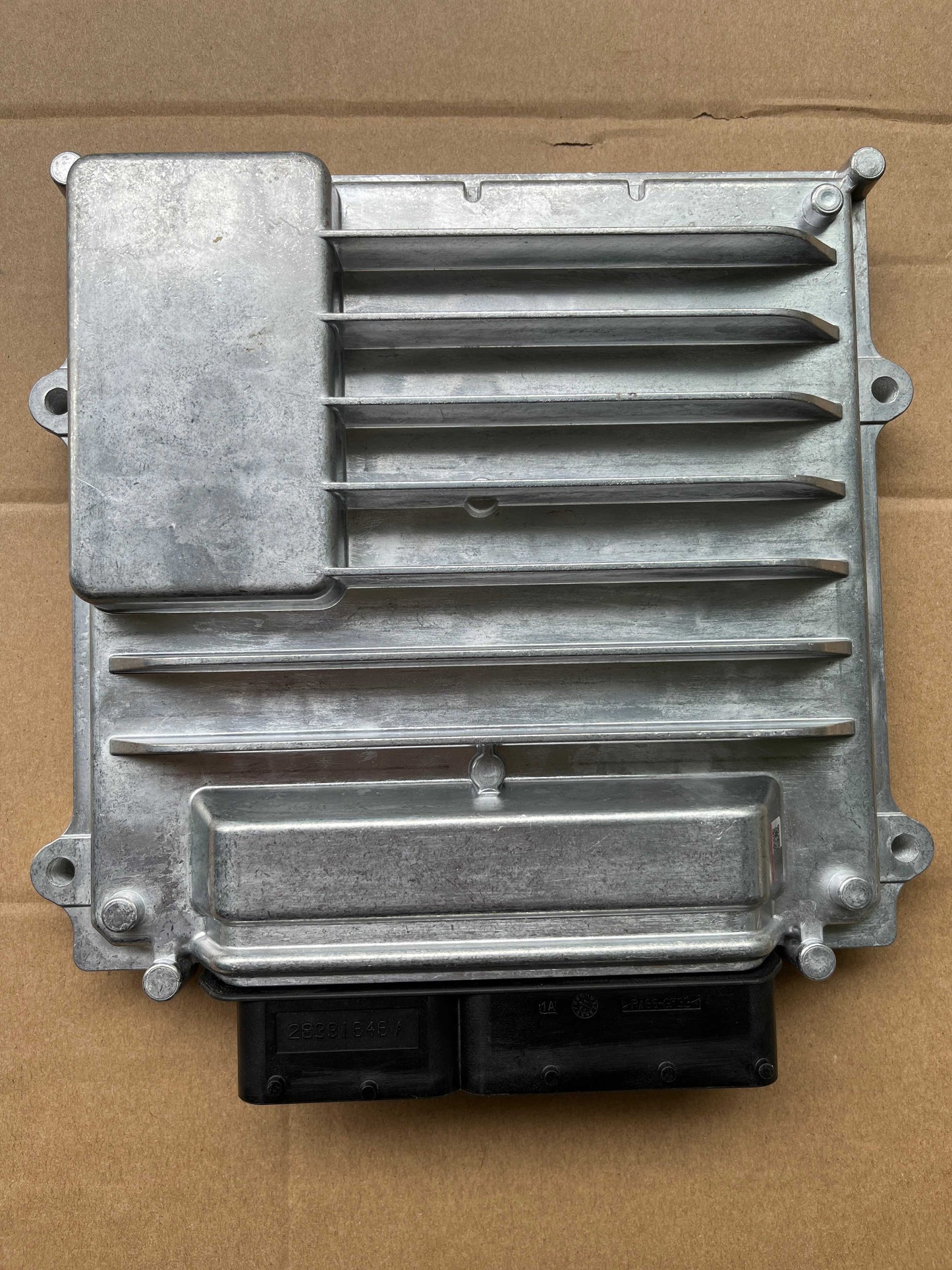 OEM: 5348867 CM2880 Material: Metal Color: Silver Origin: Made in China Weight: 1500g Packing List: 1* Used ECU Diesel Engine More Service We can provide OEM Manufacturing service We can Be your one-step solution for Auto Parts We can provide technical scheme for you Feel Free to Contact Us, We will get back to you as soon as possible.