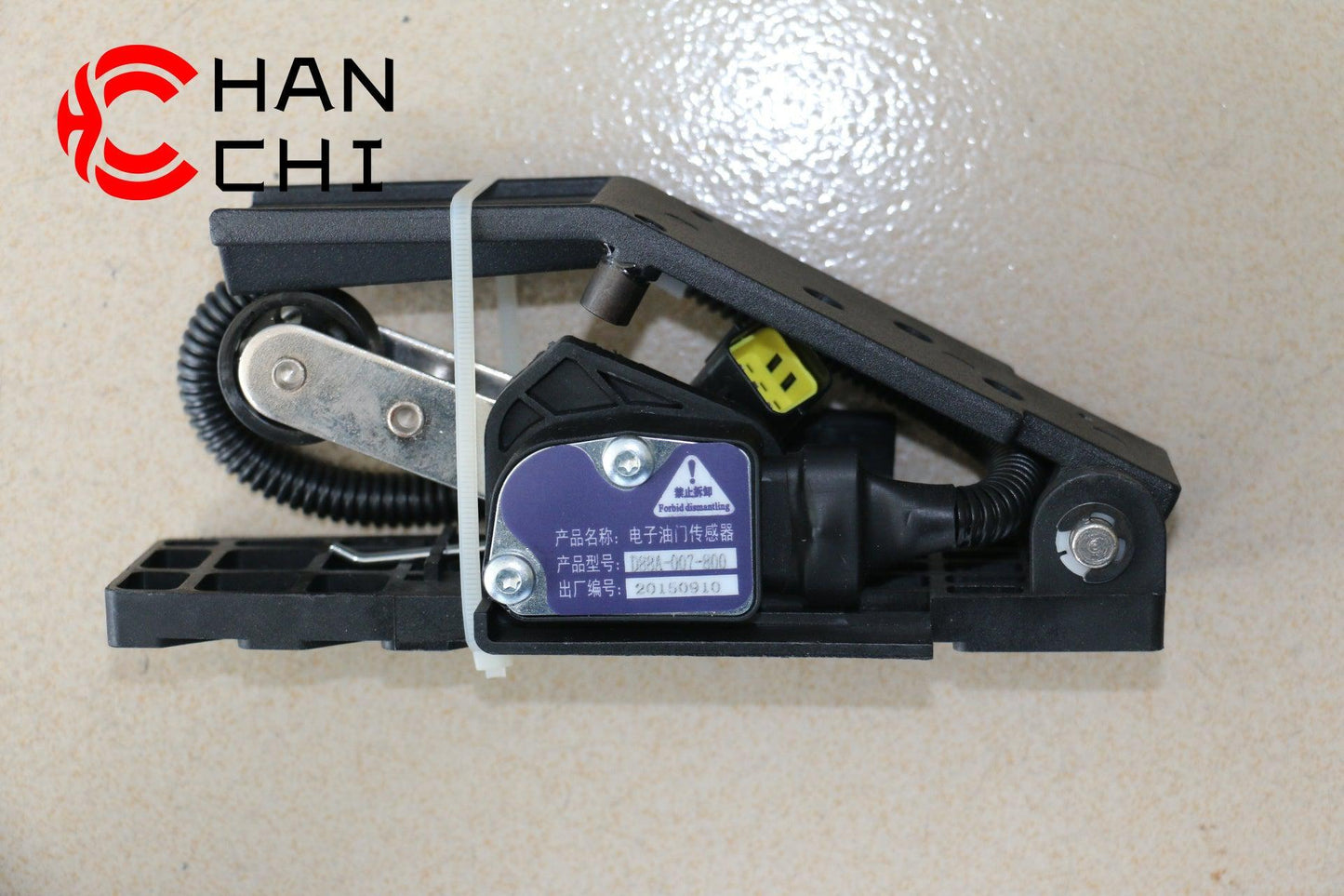 【Description】---☀Welcome to HANCHI☀---✔Good Quality✔Generally Applicability✔Competitive PriceEnjoy your shopping time↖(^ω^)↗【Features】Brand-New with High Quality for the Aftermarket.Totally mathced your need.**Stable Quality**High Precision**Easy Installation**【Specification】OEM:D88A-007-800 S00006195+01Material:ABSColor:blackOrigin:Made in ChinaWeight:1000g【Packing List】1* Electronic Accelerator Pedal 【More Service】 We can provide OEM service We can Be your one-step solution for Auto Parts We c