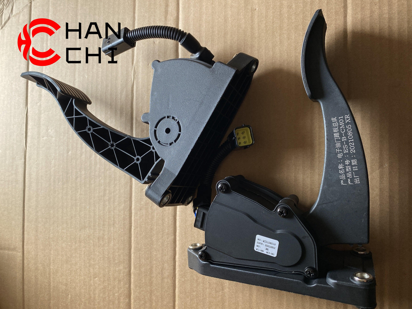 【Description】---☀Welcome to HANCHI☀---✔Good Quality✔Generally Applicability✔Competitive PriceEnjoy your shopping time↖(^ω^)↗【Features】Brand-New with High Quality for the Aftermarket.Totally mathced your need.**Stable Quality**High Precision**Easy Installation**【Specification】OEM:ES-B-CM01 ABSMaterial:ABSColor:blackOrigin:Made in ChinaWeight:1000g【Packing List】1* Electronic Accelerator Pedal 【More Service】 We can provide OEM service We can Be your one-step solution for Auto Parts We can provide t