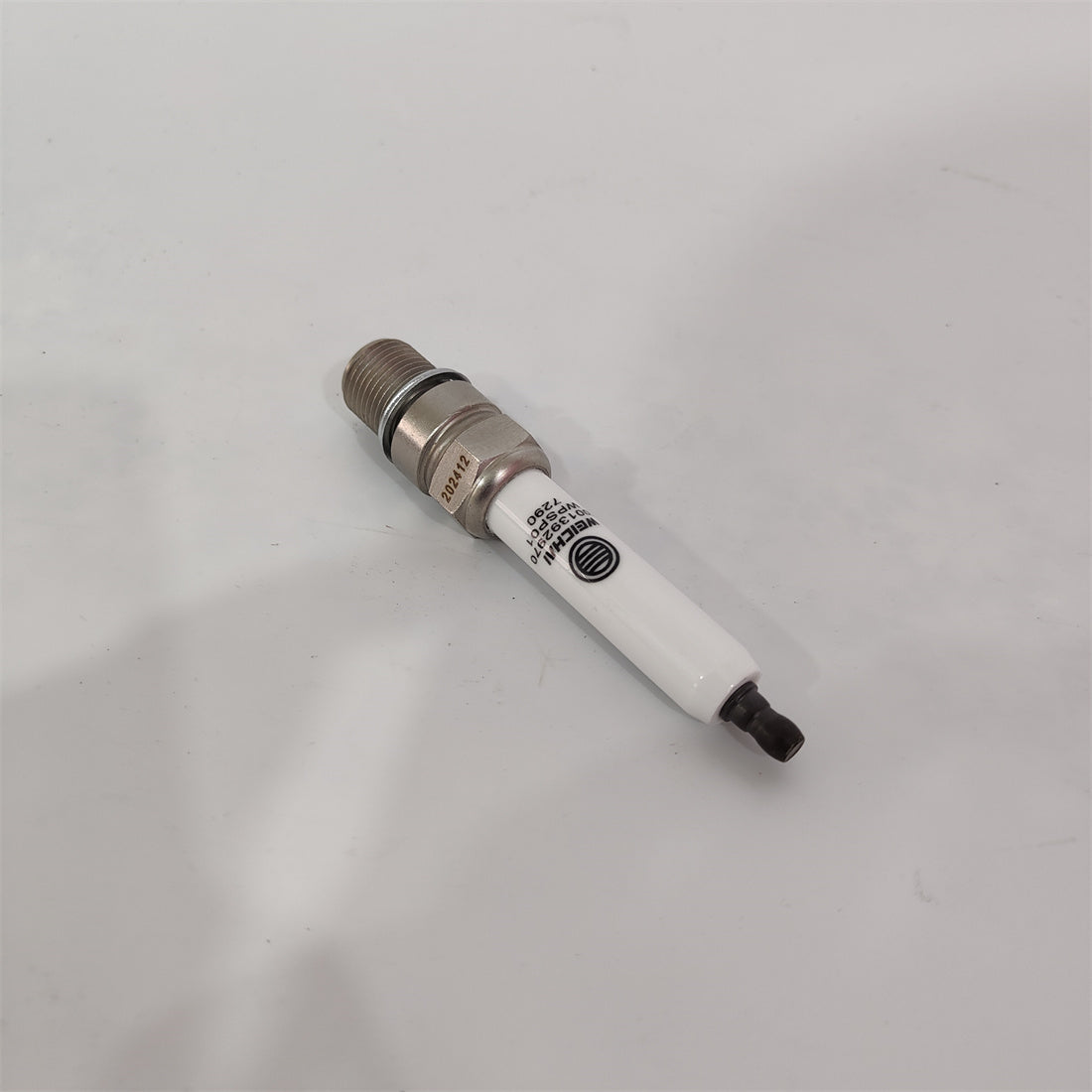 OEM: 1001392970 BaudouinMaterial: ABS MetalColor: black silverOrigin: Made in ChinaWeight: 100g More ServiceWe can provide OEM Manufacturing serviceWe can Be your one-step solution for Auto PartsWe can provide technical scheme for you Feel Free to Contact Us, We will get back to you as soon as possible.-Hanchi Auto Parts