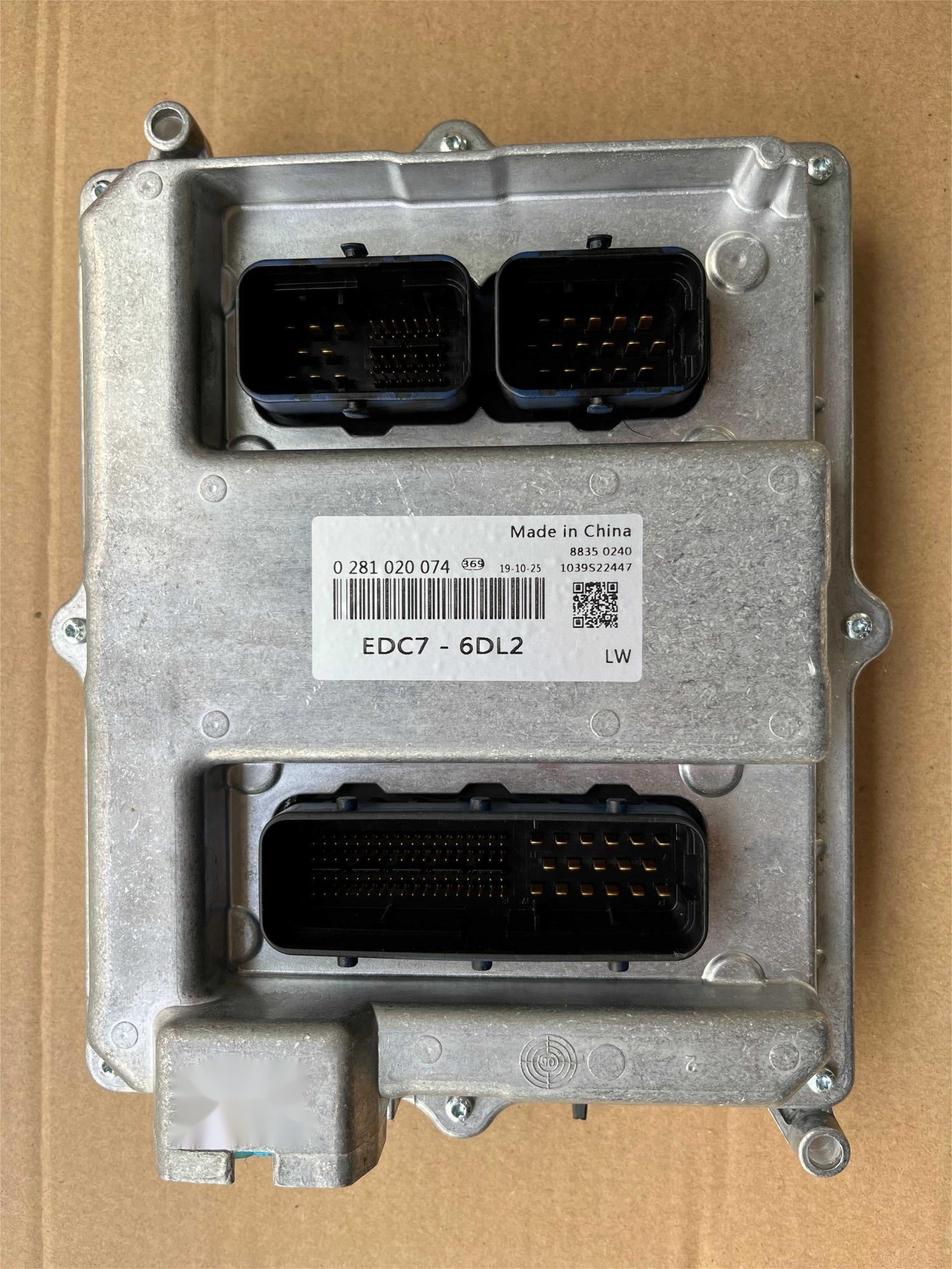 OEM: 0281020074 EDC7-6DL2 Material: Metal Color: Silver Origin: Made in China Weight: 1500g Packing List: 1*  Used ECU Diesel Engine  More Service We can provide OEM Manufacturing service We can Be your one-step solution for Auto Parts We can provide technical scheme for you  Feel Free to Contact Us, We will get back to you as soon as possible.