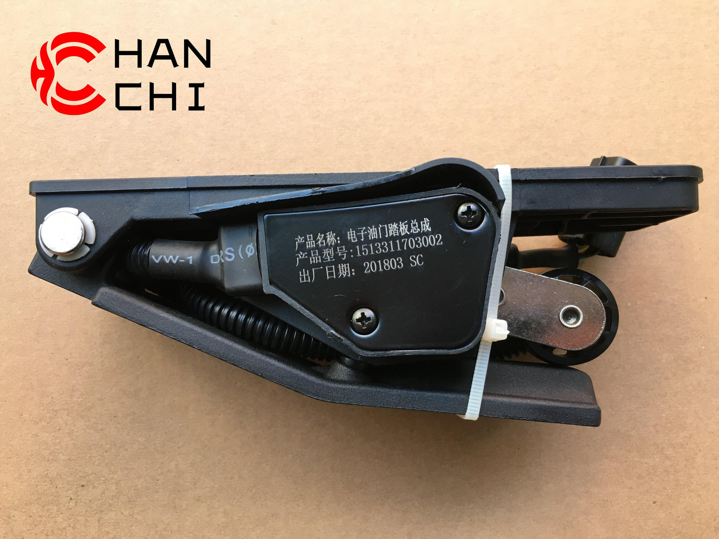 【Description】---☀Welcome to HANCHI☀---✔Good Quality✔Generally Applicability✔Competitive PriceEnjoy your shopping time↖（^ω^）↗【Features】Brand-New with High Quality for the Aftermarket.Totally mathced your need.**Stable Quality**High Precision**Easy Installation**【Specification】OEM：1513311703002Material：ABSColor：blackOrigin：Made in ChinaWeight：1000g【Packing List】1* Electronic Accelerator Pedal 【More Service】 We can provide OEM service We can Be your one-step solution for Auto Parts We can provide t