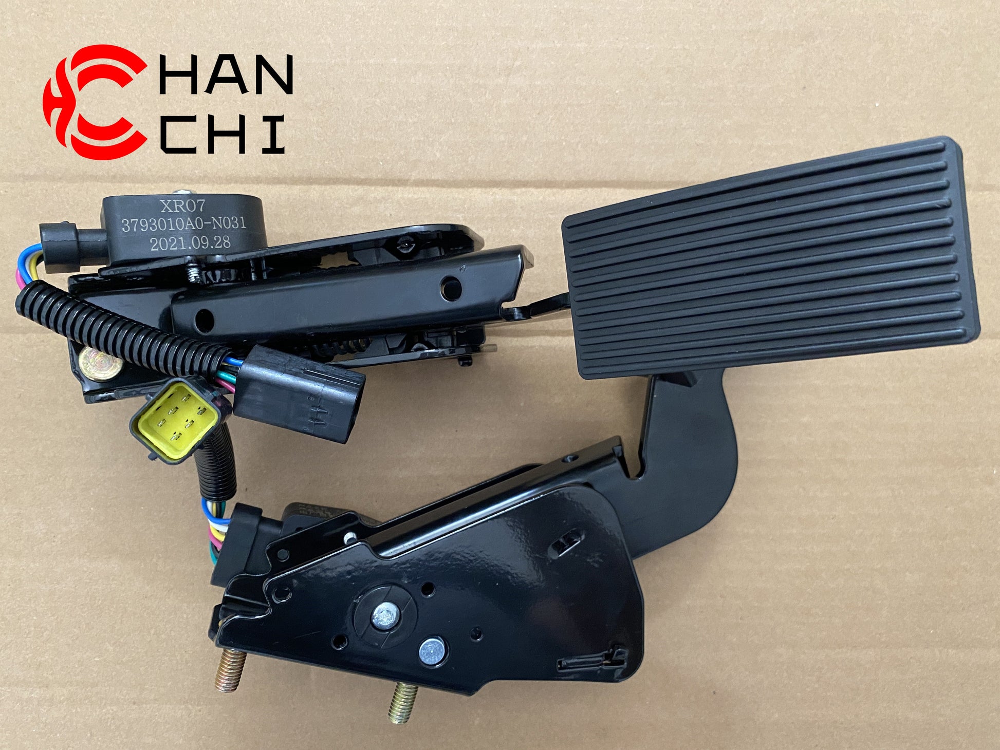 【Description】---☀Welcome to HANCHI☀---✔Good Quality✔Generally Applicability✔Competitive PriceEnjoy your shopping time↖（^ω^）↗【Features】Brand-New with High Quality for the Aftermarket.Totally mathced your need.**Stable Quality**High Precision**Easy Installation**【Specification】OEM：3793010A0-N031Material：ABSColor：blackOrigin：Made in ChinaWeight：1000g【Packing List】1* Electronic Accelerator Pedal 【More Service】 We can provide OEM service We can Be your one-step solution for Auto Parts We can provide 